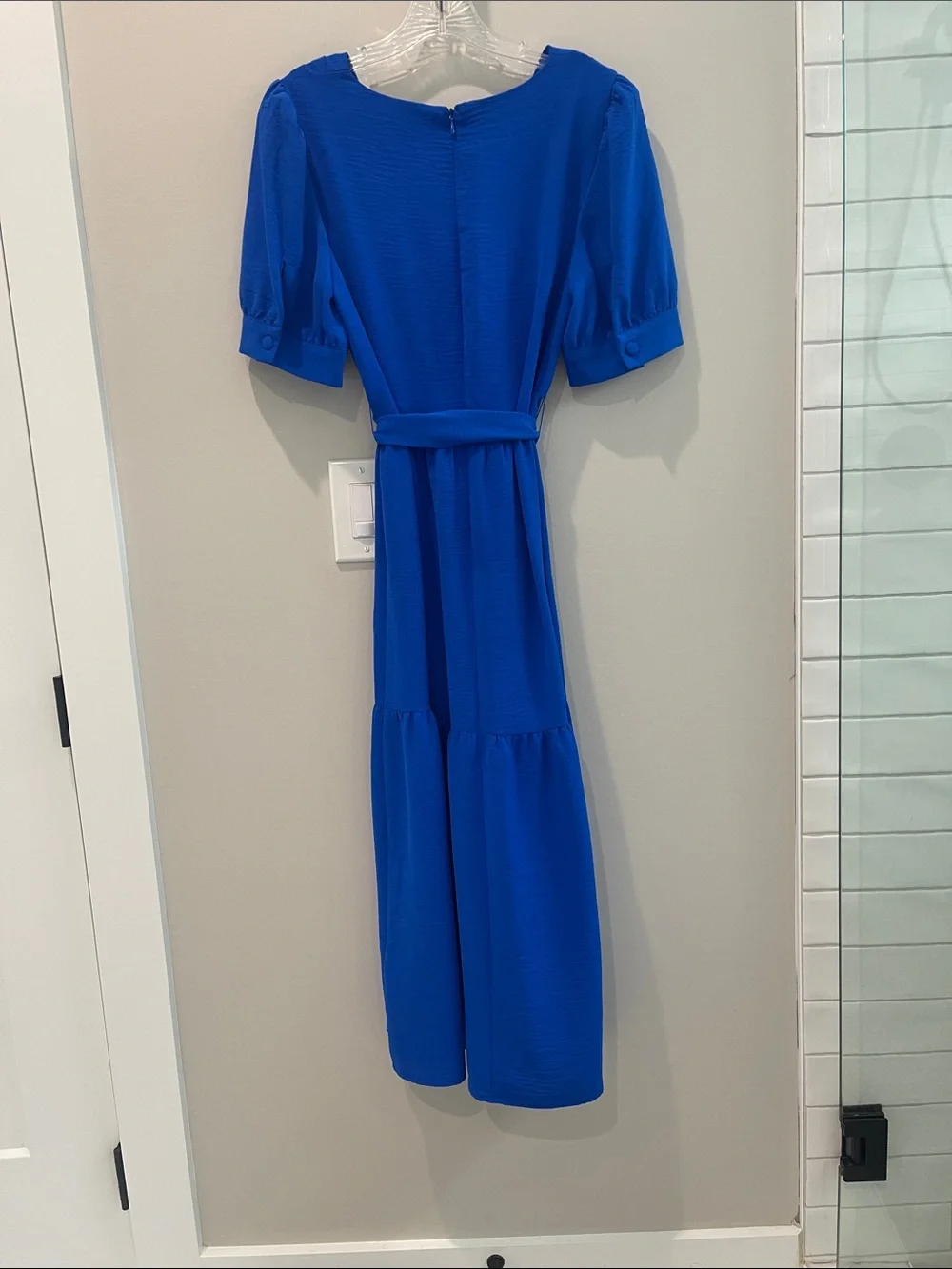 DKNY Size 10 V-Neck Midi Dress with belt - Picture 7 of 9
